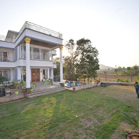 White Castle Villa By Tropicana Stays Lonavala Exteriér fotografie