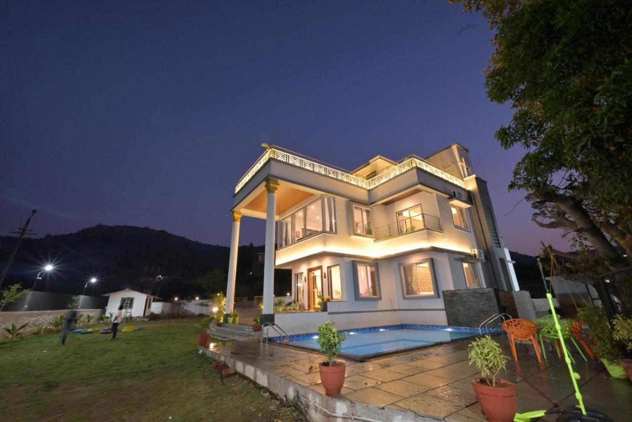 White Castle Villa By Tropicana Stays Lonavala Exteriér fotografie